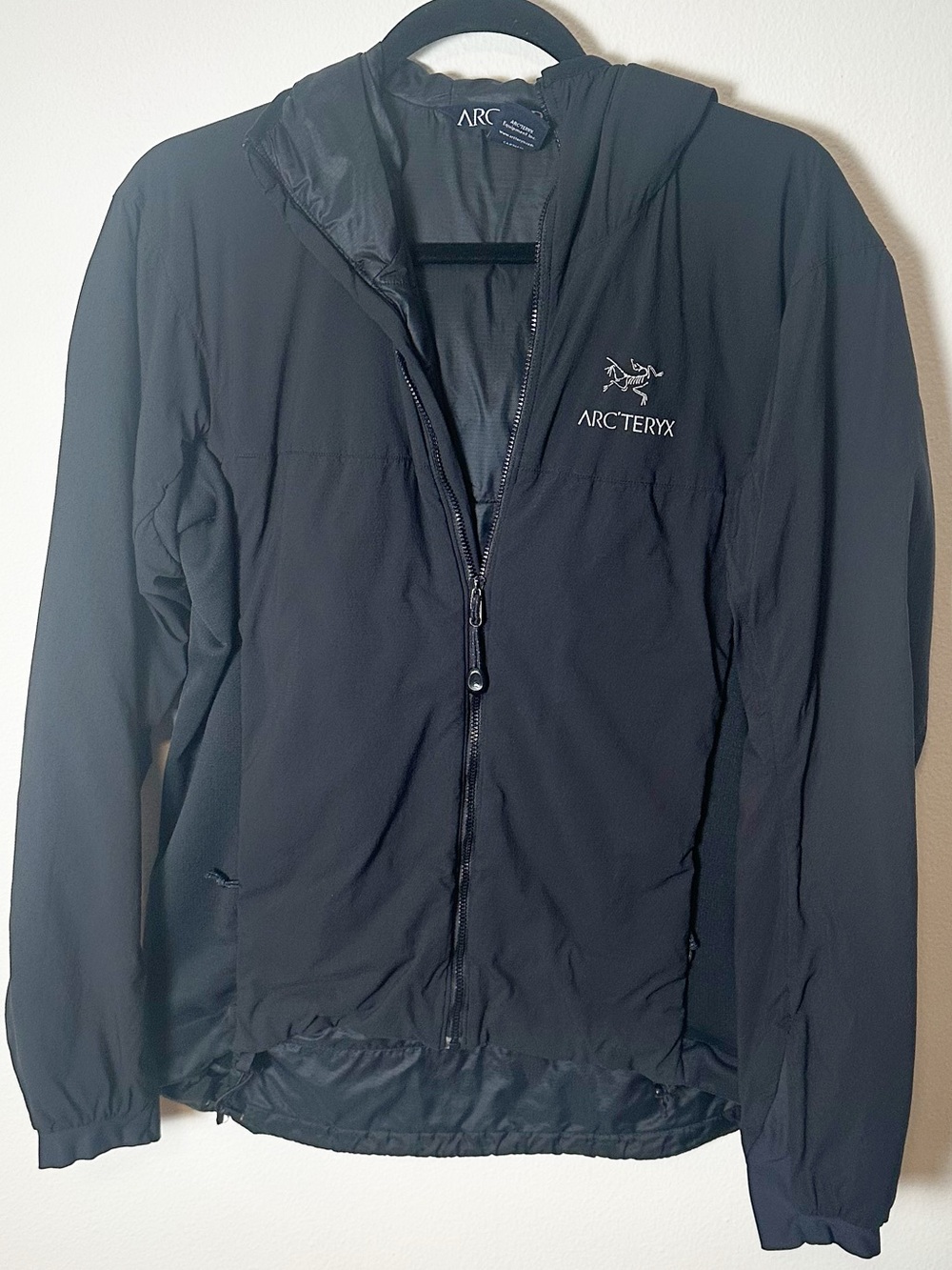 Arc’teryx Men's Lightweight Insulated Hoody Jacket Black Small